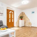 Orange Veli Lošinj